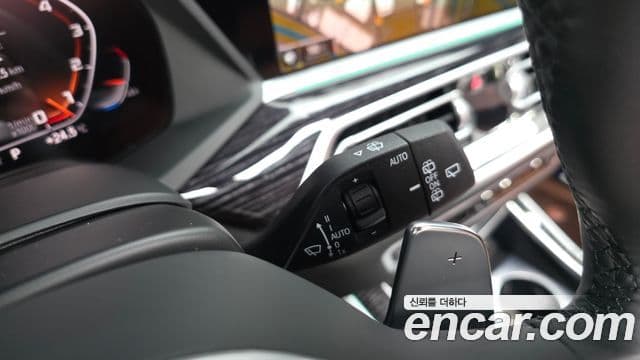 BMW X7 2022 — Photo 26/31