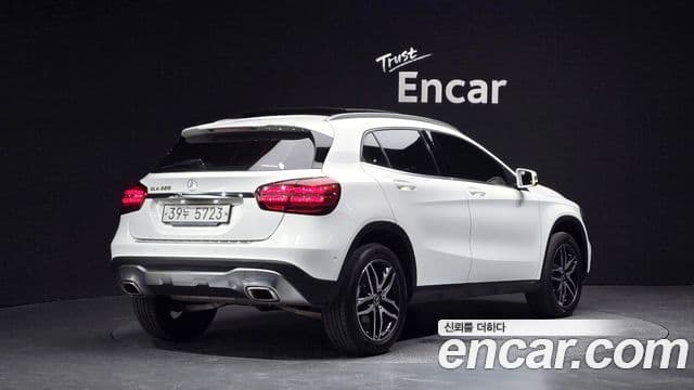 Mercedes-Benz GLA-Class 2019 — ფოტო 2/20