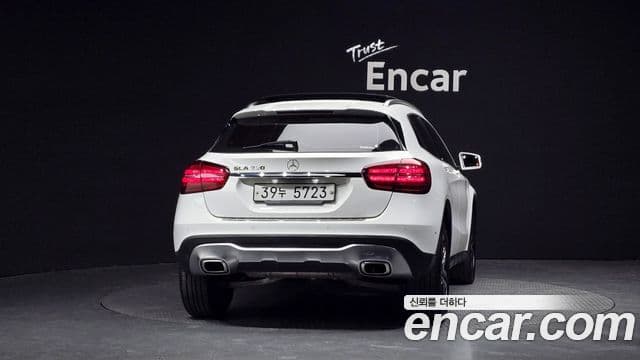 Mercedes-Benz GLA-Class 2019 — ფოტო 4/20