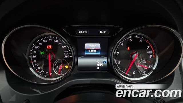 Mercedes-Benz GLA-Class 2019 — ფოტო 8/20