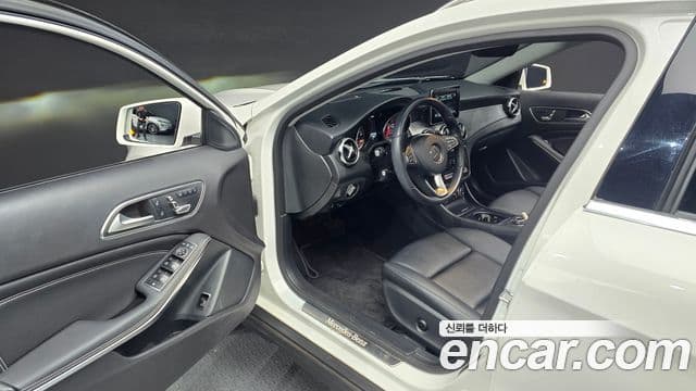 Mercedes-Benz GLA-Class 2019 — ფოტო 11/20