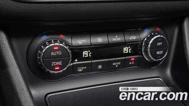 Mercedes-Benz GLA-Class 2019 — ფოტო 19/20