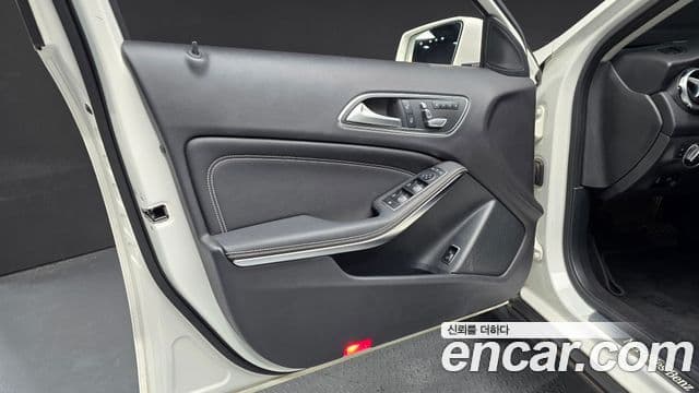 Mercedes-Benz GLA-Class 2019 — Photo 18/30