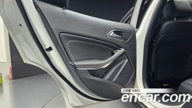 Mercedes-Benz GLA-Class 2019 — Photo 26/30