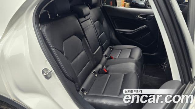 Mercedes-Benz GLA-Class 2019 — Photo 7/30