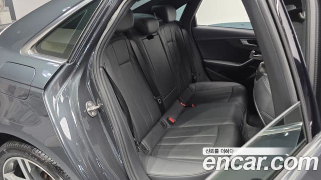 Audi A4 2019 — Şəkil 13/20