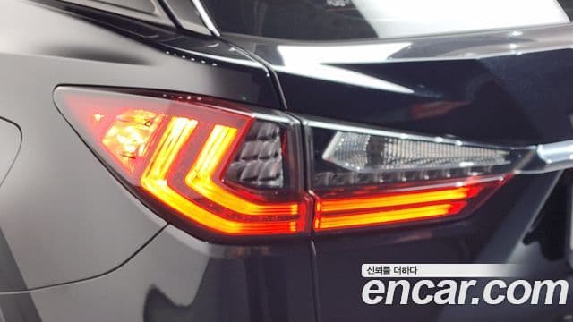 Lexus RX450h 2019 — Photo 34/38