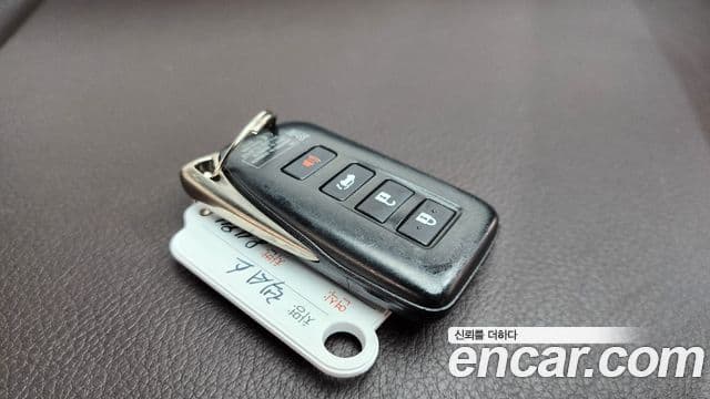 Lexus RX450h 2019 — Photo 15/38