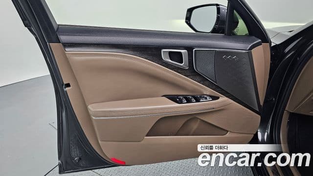 Kia K8 2022 — Photo 10/32