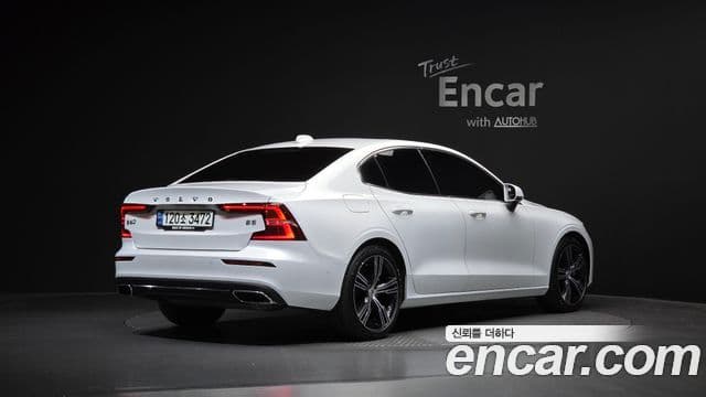 Volvo S60 2021 — Şəkil 2/20