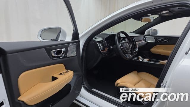 Volvo S60 2021 — Şəkil 10/20