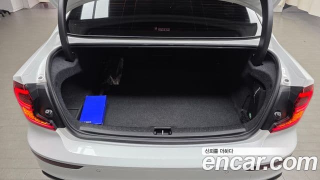 Volvo S60 2021 — Şəkil 16/20