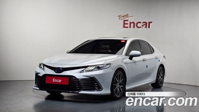 Toyota Camry 2024 — Photo 24/32