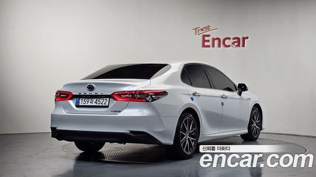 Toyota Camry 2024 — Photo 2/32