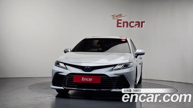 Toyota Camry 2024 — Photo 12/32