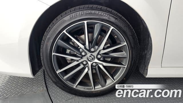 Toyota Camry 2024 — Photo 8/32