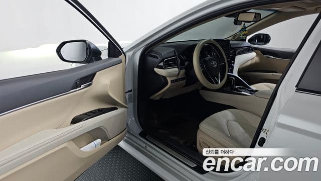 Toyota Camry 2024 — Photo 26/32