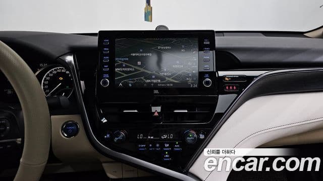Toyota Camry 2024 — Photo 17/32