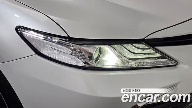 Toyota Camry 2024 — Photo 25/32