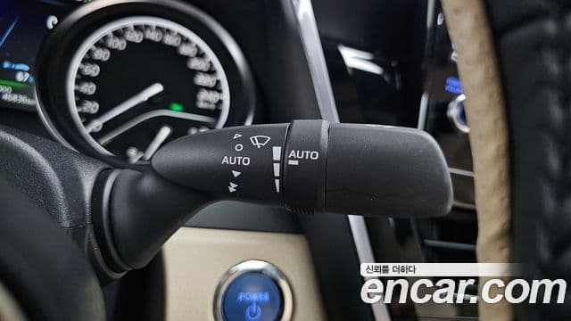 Toyota Camry 2024 — Photo 18/32