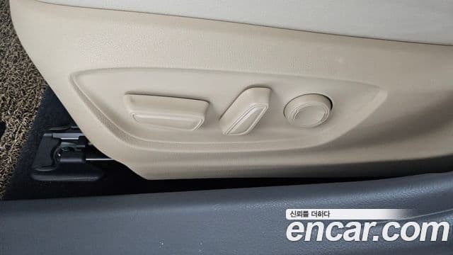 Toyota Camry 2024 — Photo 1/32