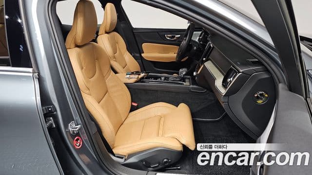 Volvo S60 2019 — Şəkil 12/20