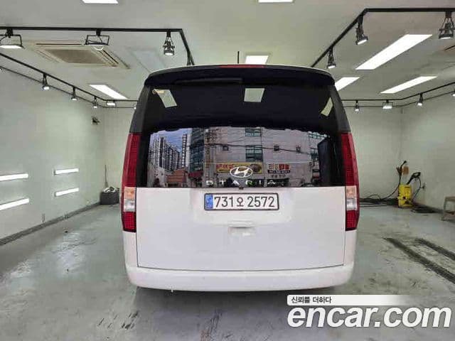 Hyundai Staria 2023 — ფოტო 7/19
