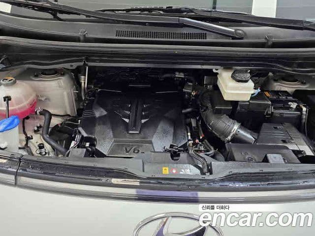 Hyundai Staria 2023 — ფოტო 16/19