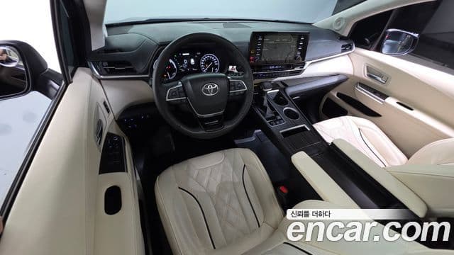 Toyota Sienna 2023 — ფოტო 16/20