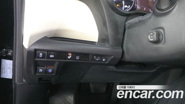 Toyota Sienna 2023 — ფოტო 7/20