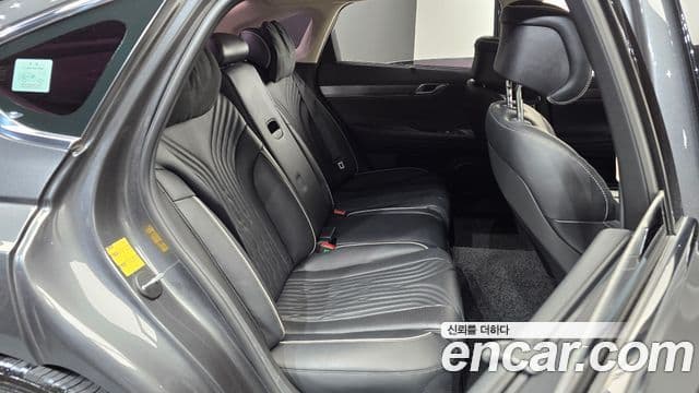 Genesis Electrified G80 2020 — Şəkil 11/20