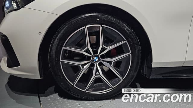BMW 5 Series 2024 — ფოტო 5/20