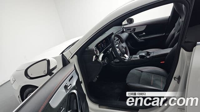 Mercedes-Benz CLA-Class 2023 — Фото 10/20
