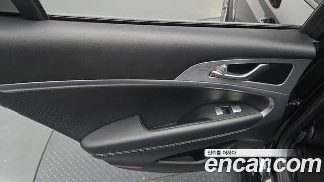 Genesis G70 2019 — Photo 7/34