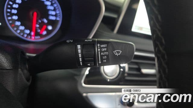 Genesis G70 2019 — Photo 22/34