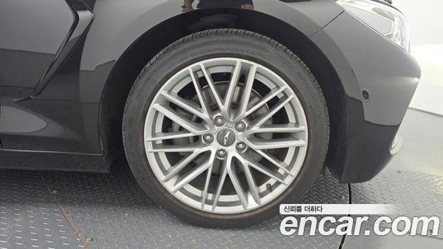 Genesis G70 2019 — Photo 19/34