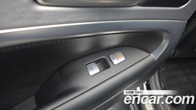 Genesis G70 2019 — Photo 12/34