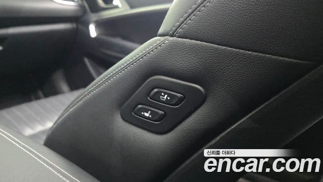 Genesis G70 2019 — Photo 34/34