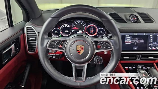 Porsche Cayenne 2020 — Фото 13/20