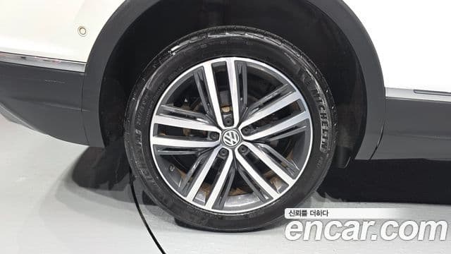 Volkswagen Tiguan Allspace 2018 — Фото 5/20