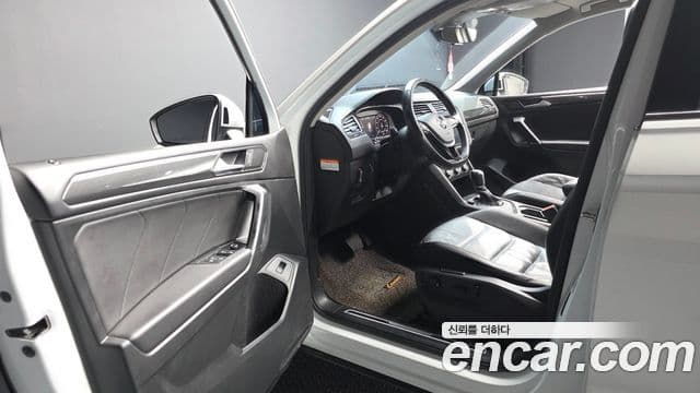 Volkswagen Tiguan Allspace 2018 — Фото 10/20