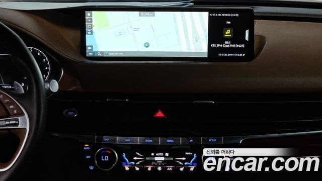 Genesis Electrified G80 2022 — Şəkil 13/20