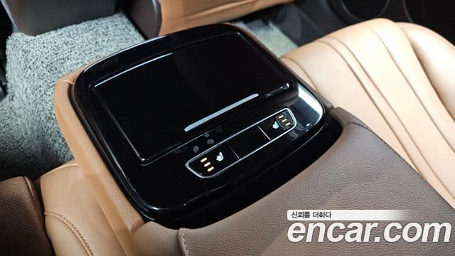 Genesis Electrified G80 2022 — Şəkil 19/20