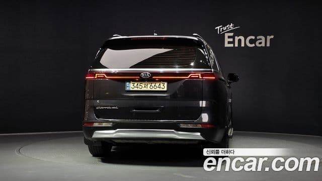 Kia Carnival 2021 — Фото 4/20