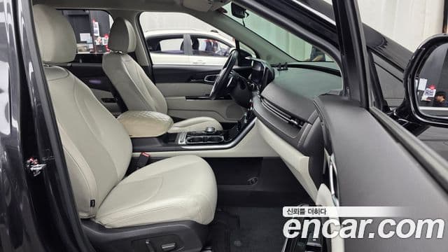 Kia Carnival 2021 — Фото 11/20