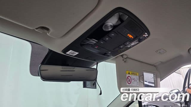 Kia Carnival 2021 — Фото 18/20