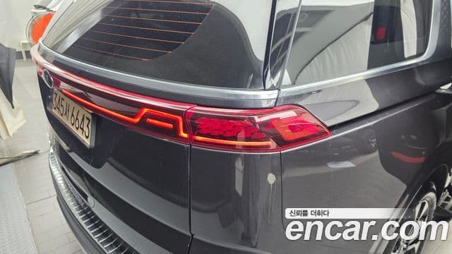 Kia Carnival 2021 — Photo 29/33