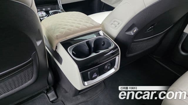 Kia Carnival 2021 — Photo 33/33