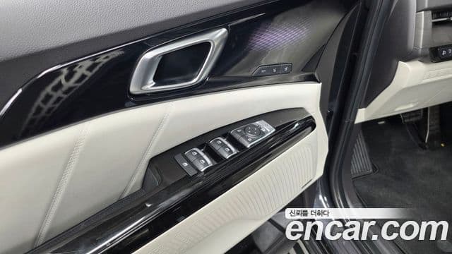 Kia Carnival 2021 — Photo 25/33