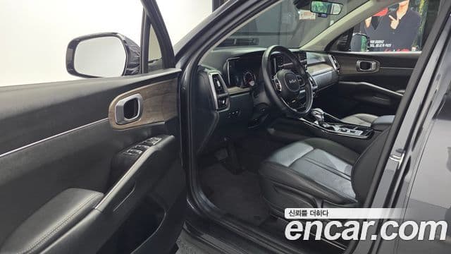 Kia Sorento 2022 — Photo 8/20